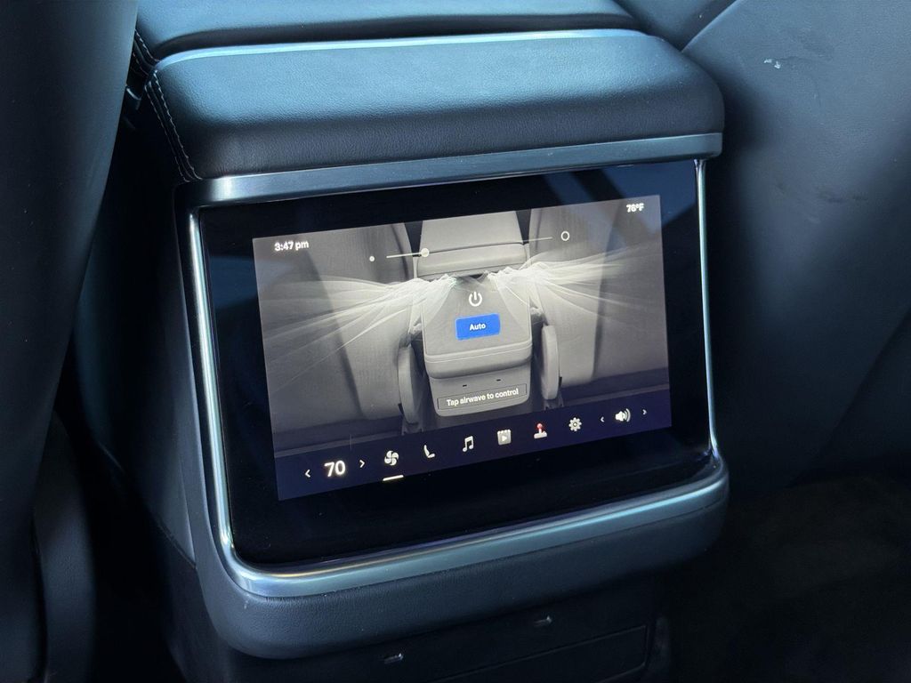 Thumbnail: 2022 Tesla Model X - 34