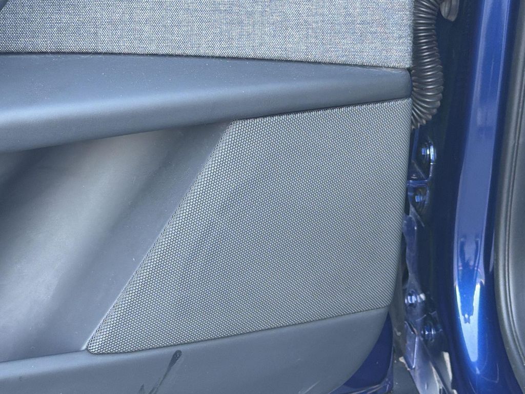 Thumbnail: 2022 Tesla Model X - 32