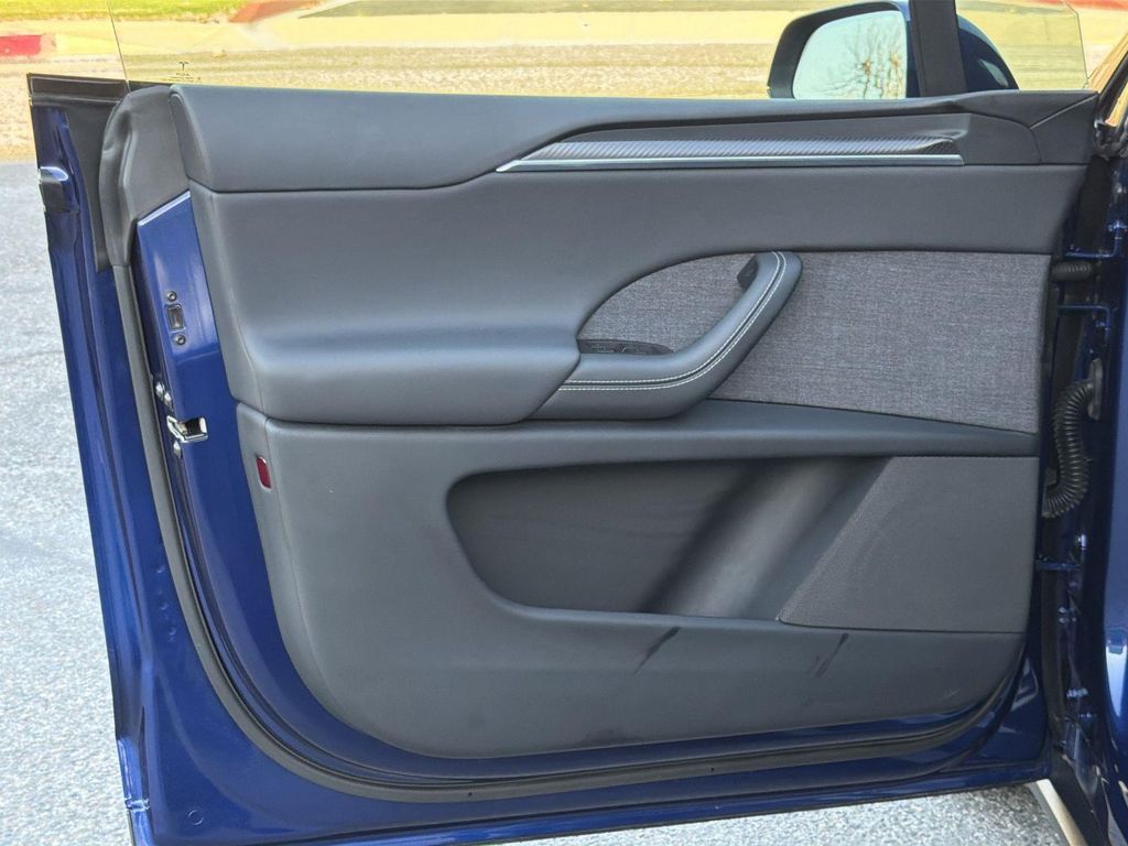 Thumbnail: 2022 Tesla Model X - 31