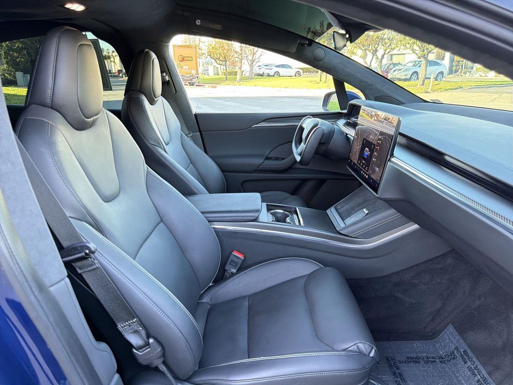 Thumbnail: 2022 Tesla Model X - 39