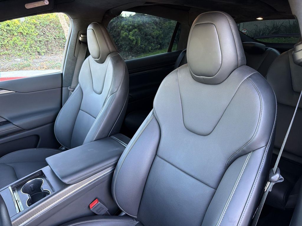 Thumbnail: 2022 Tesla Model X - 11