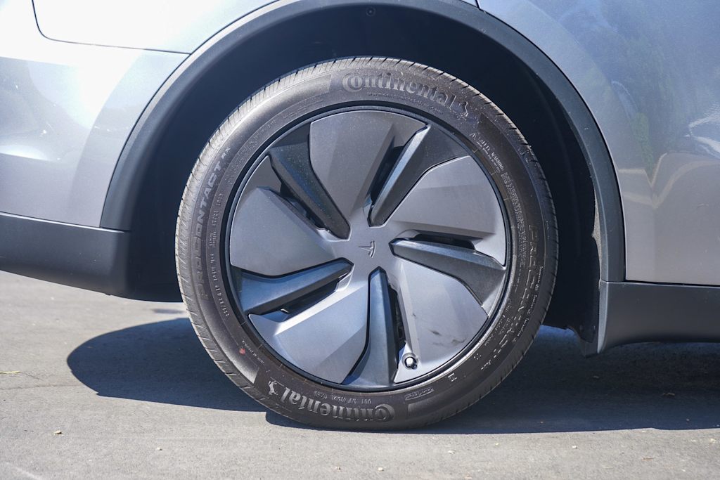Thumbnail: 2026 Tesla Model Y - 5