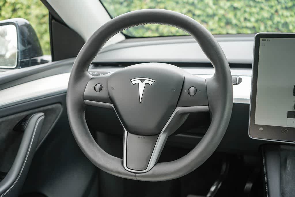 Thumbnail: 2025 Tesla Model Y - 8