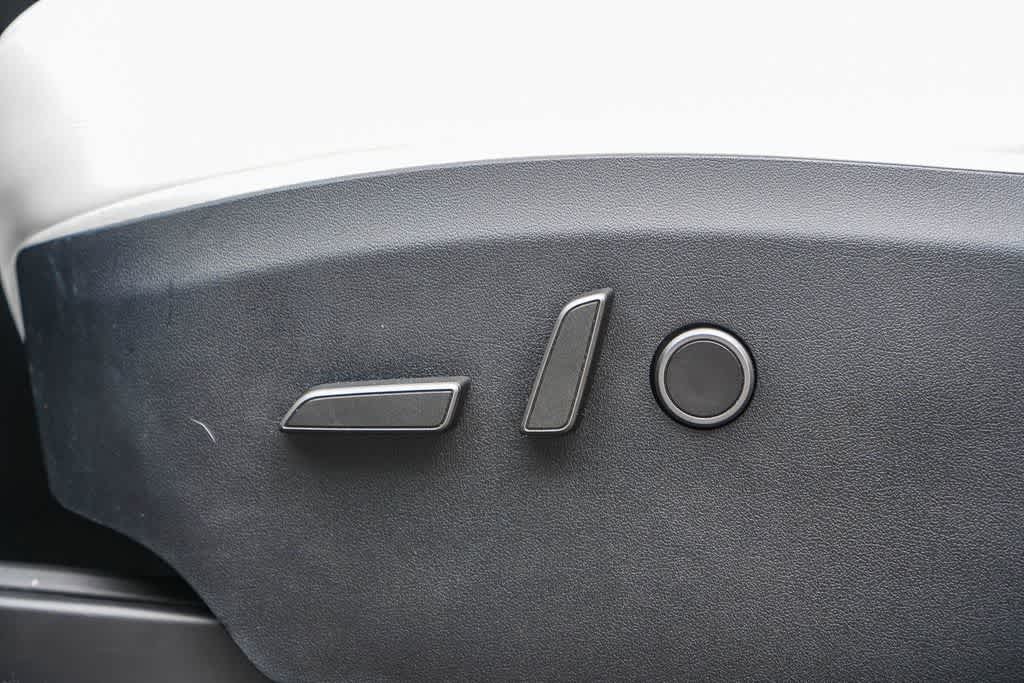 Thumbnail: 2025 Tesla Model Y - 21