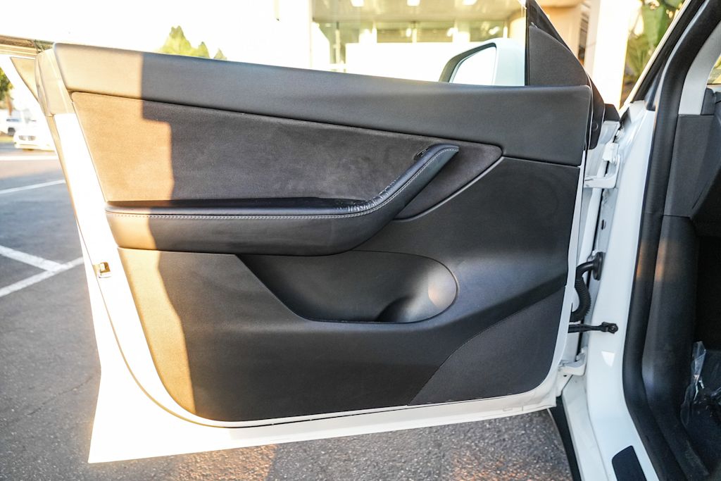 Thumbnail: 2022 Tesla Model Y - 22