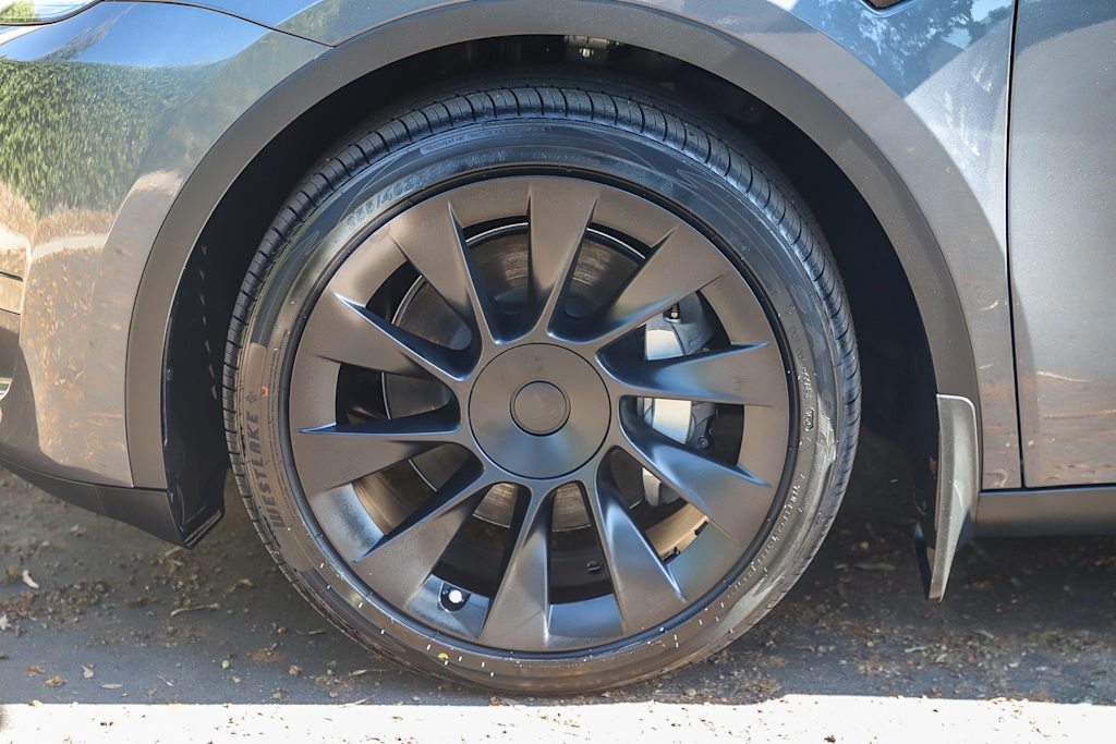 Thumbnail: 2023 Tesla Model Y - 6