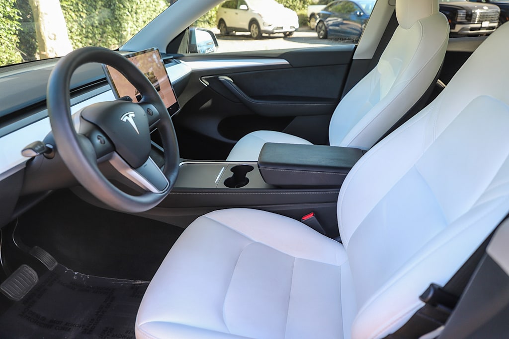 Thumbnail: 2023 Tesla Model Y - 19