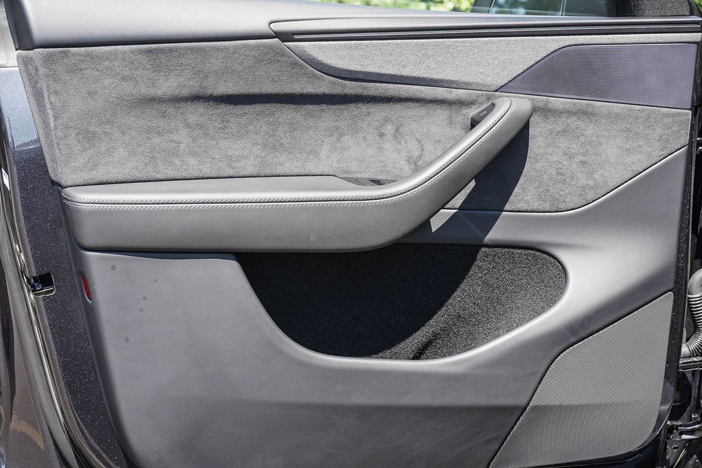Thumbnail: 2026 Tesla Model Y - 21