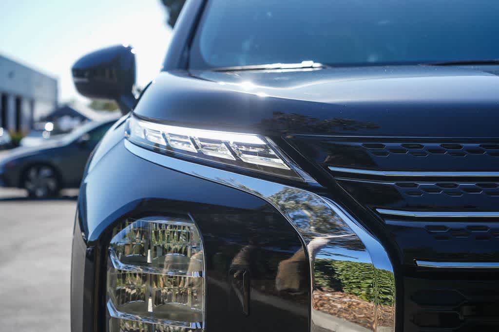 Thumbnail: 2025 Mitsubishi Outlander - 6