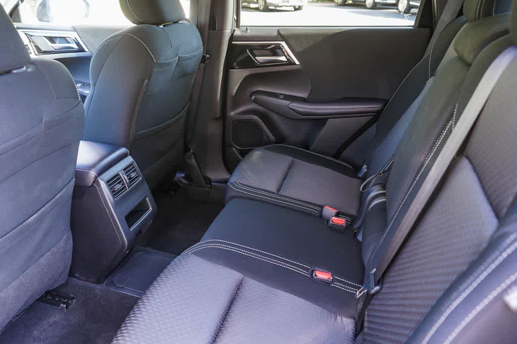 Thumbnail: 2025 Mitsubishi Outlander - 12