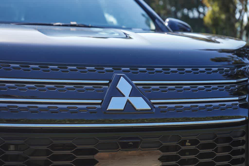 Thumbnail: 2025 Mitsubishi Outlander - 23