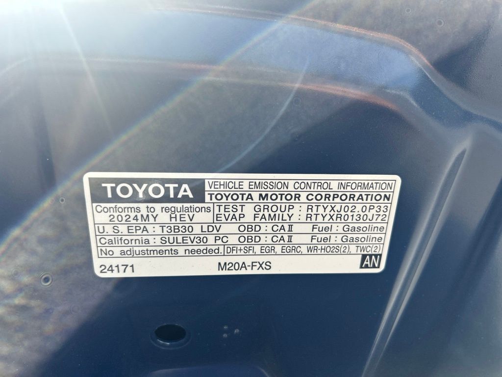 Thumbnail: 2024 Toyota Prius - 8