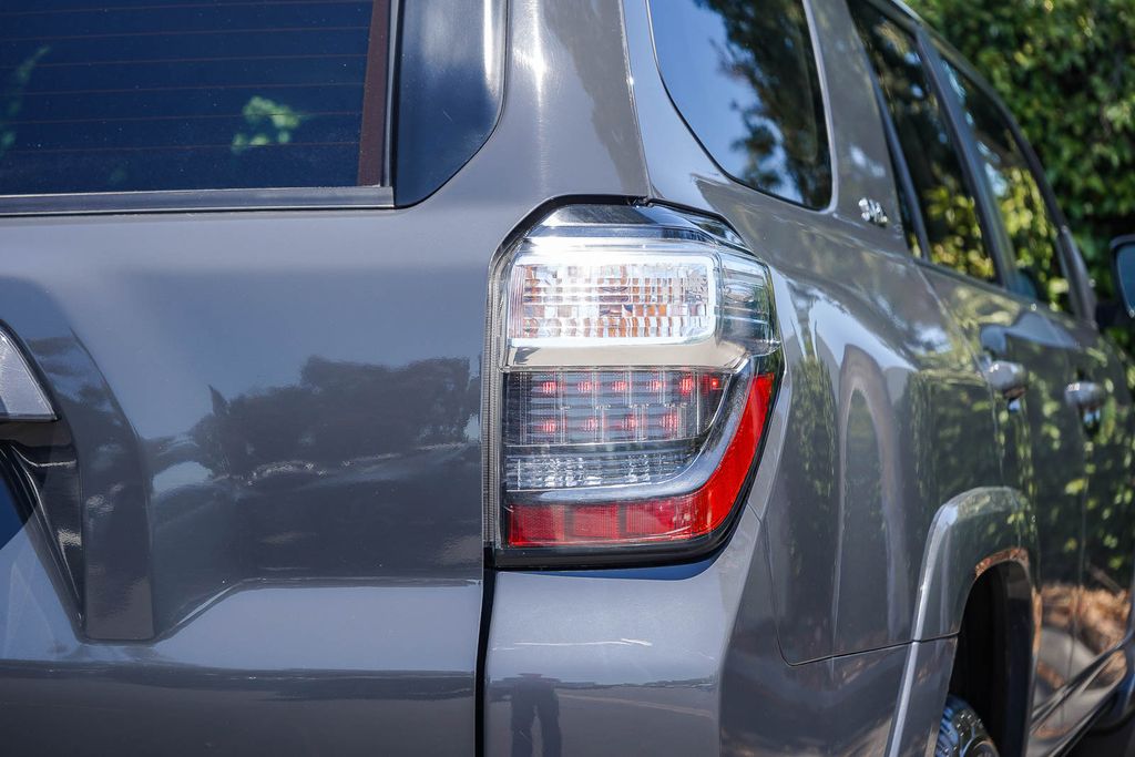 Thumbnail: 2024 Toyota 4Runner - 18