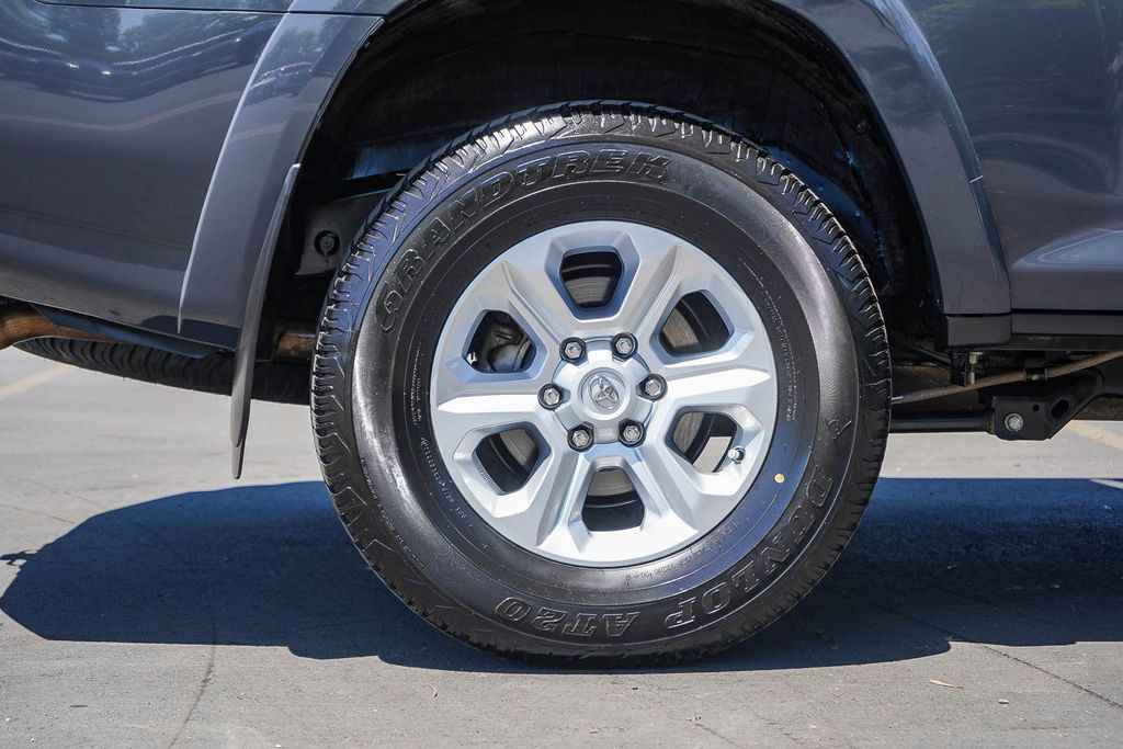 Thumbnail: 2024 Toyota 4Runner - 7