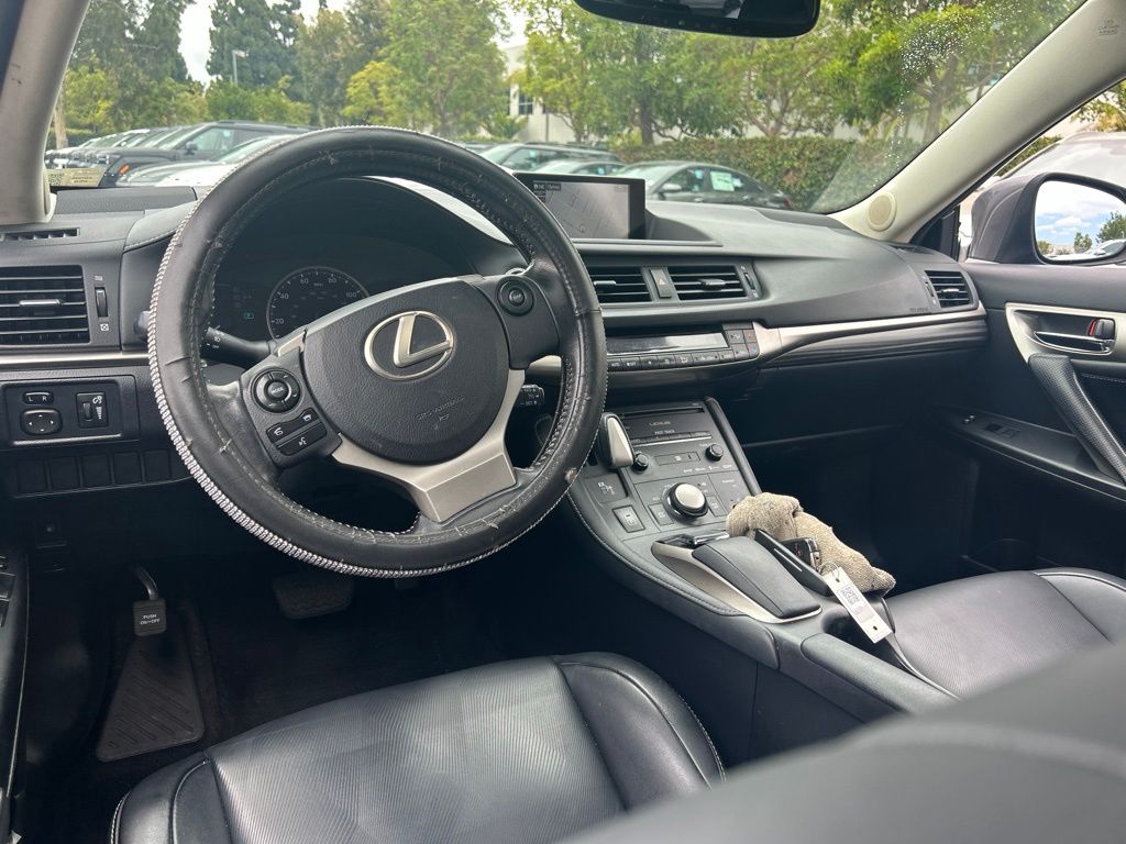 Thumbnail: 2016 Lexus CT - 2