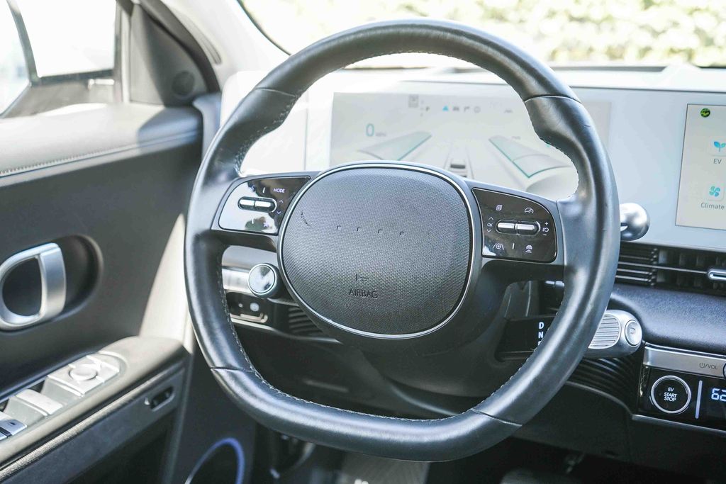 Thumbnail: 2023 Hyundai Ioniq 5 - 9