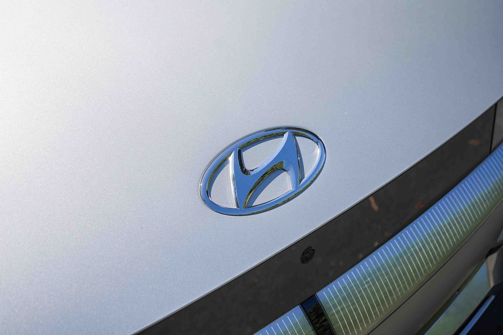 Thumbnail: 2023 Hyundai Ioniq 5 - 6