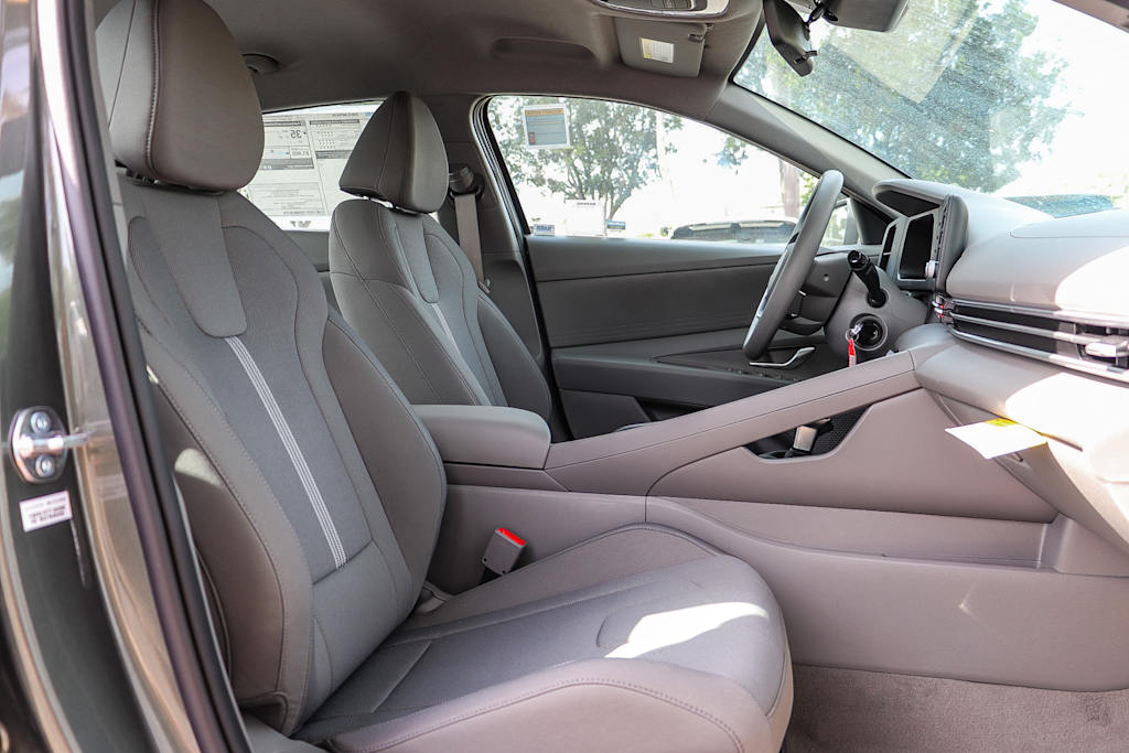 Thumbnail: 2026 Hyundai Elantra - 9