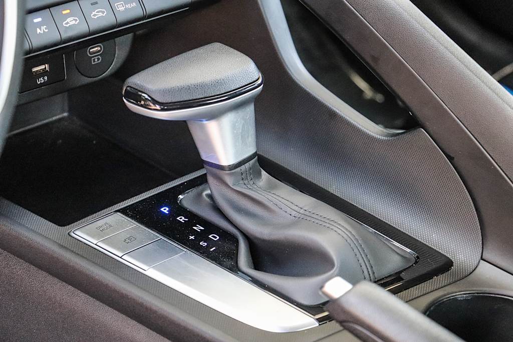 Thumbnail: 2025 Hyundai Elantra - 10