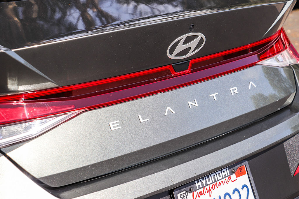 Thumbnail: 2025 Hyundai Elantra - 16