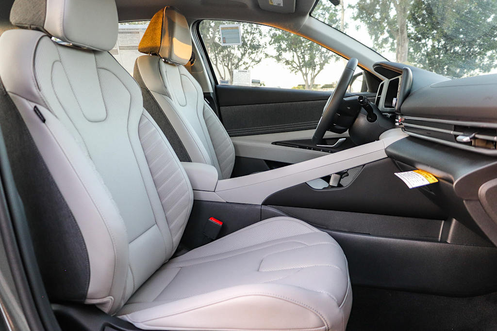 Thumbnail: 2026 Hyundai Elantra - 10