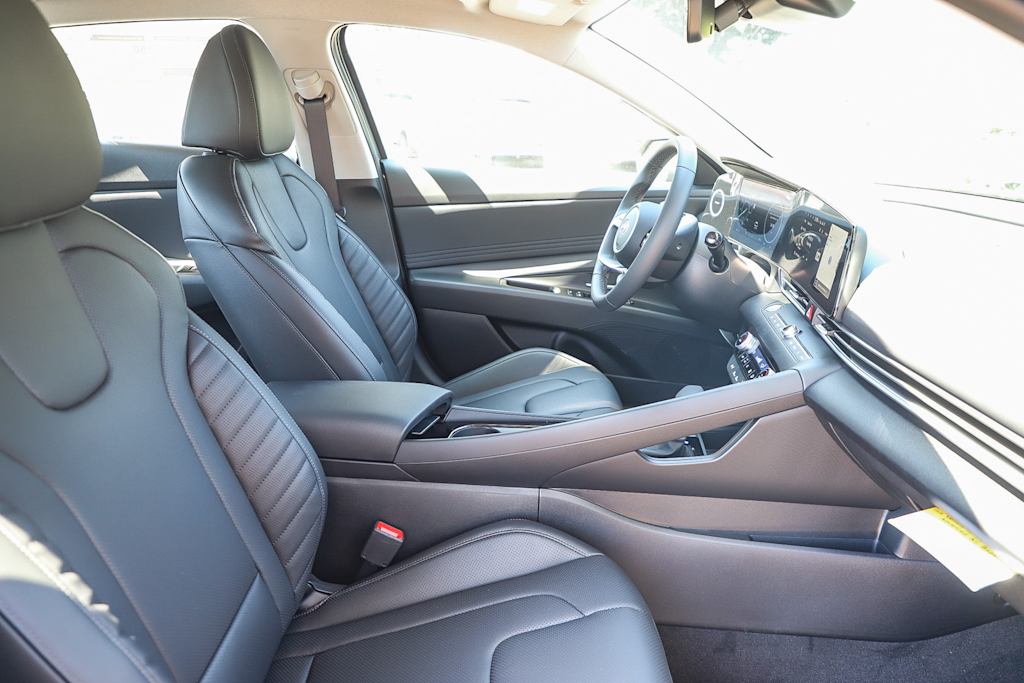 Thumbnail: 2026 Hyundai Elantra - 10