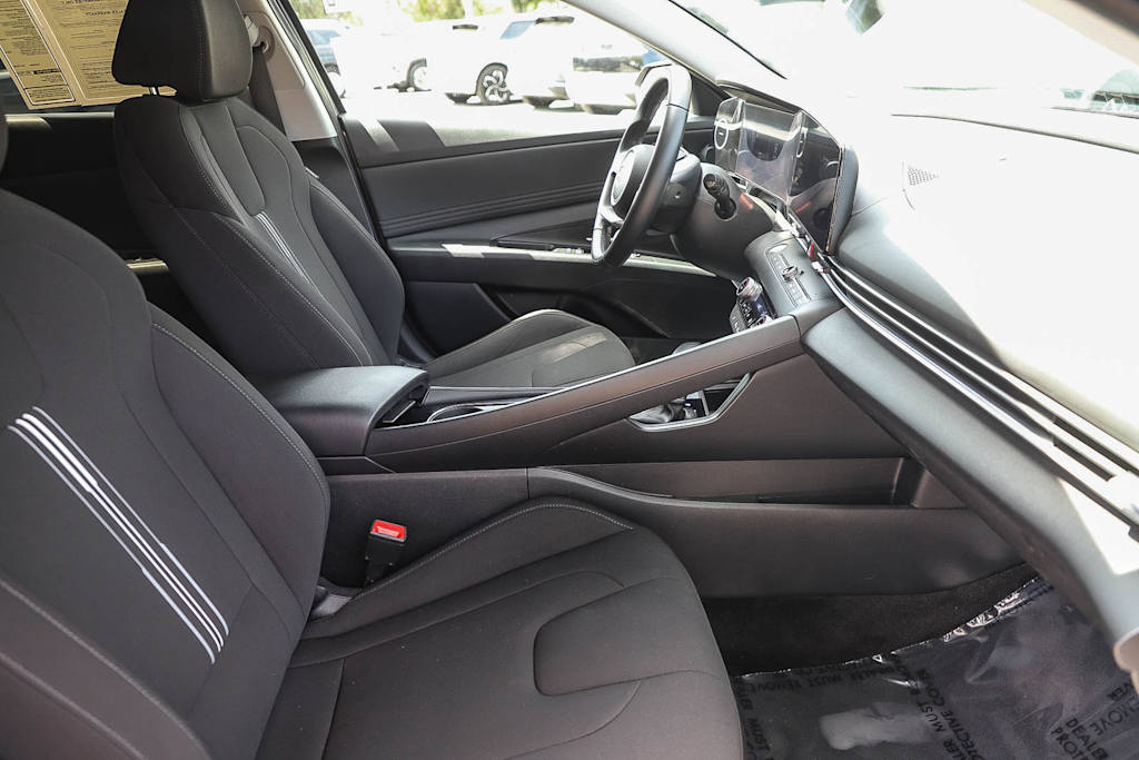 Thumbnail: 2024 Hyundai Elantra - 9