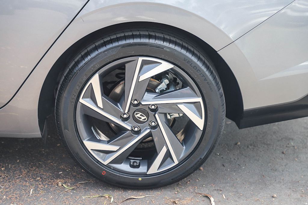 Thumbnail: 2024 Hyundai Elantra - 22
