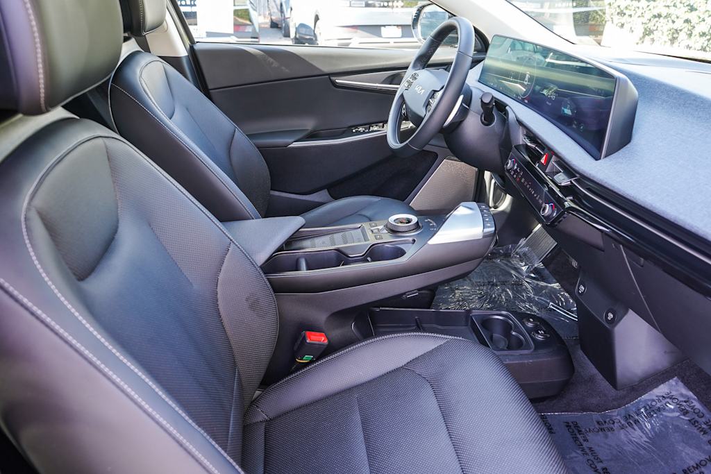Thumbnail: 2024 Kia EV6 - 10