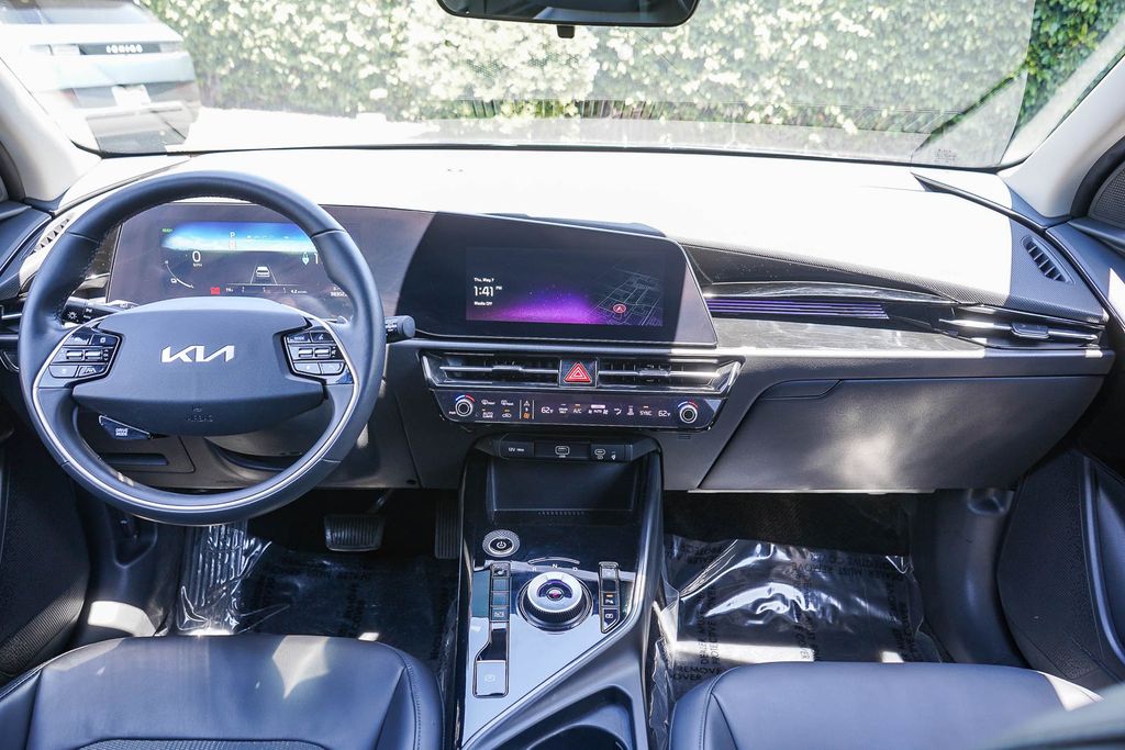 Thumbnail: 2023 Kia Niro - 2