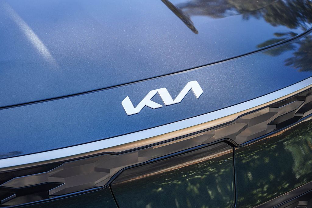 Thumbnail: 2023 Kia Niro - 21