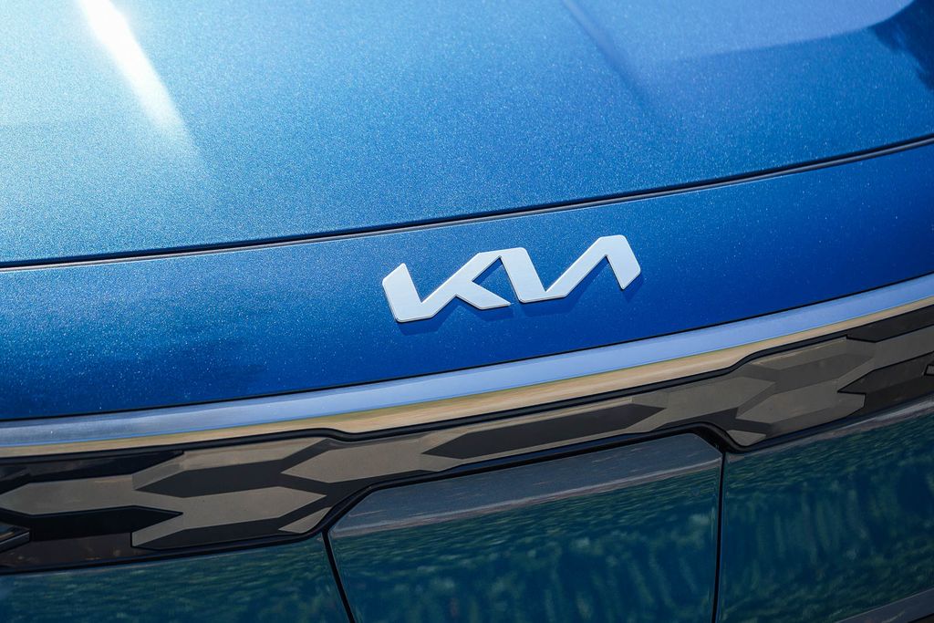 Thumbnail: 2024 Kia Niro - 23