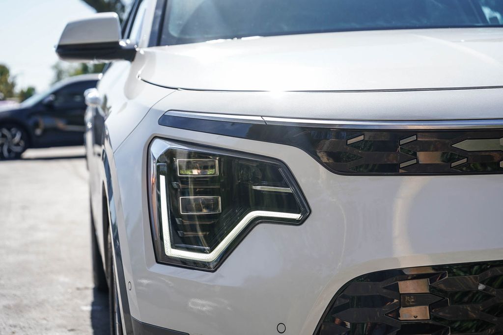 Thumbnail: 2024 Kia Niro - 6