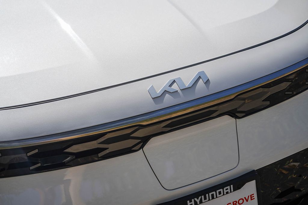 Thumbnail: 2024 Kia Niro - 21