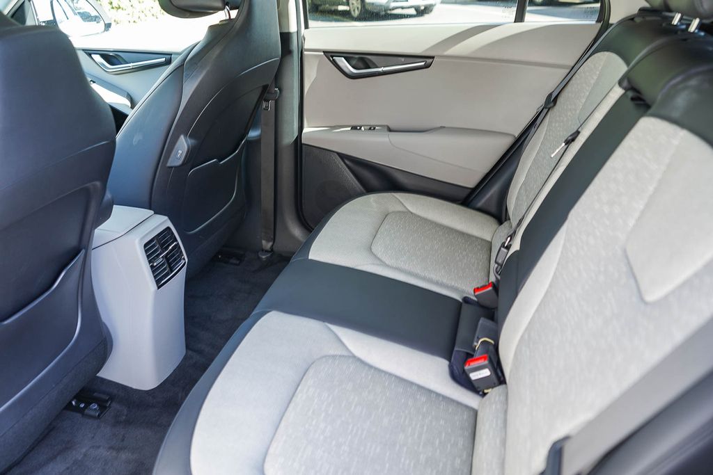 Thumbnail: 2024 Kia Niro - 12