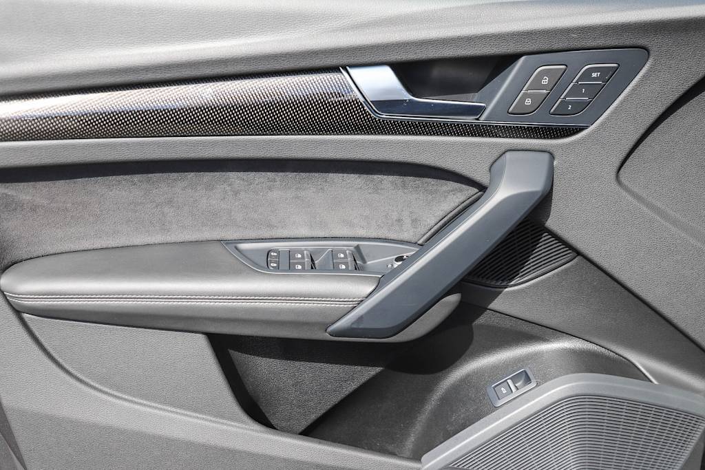 Thumbnail: 2022 Audi SQ5 - 25