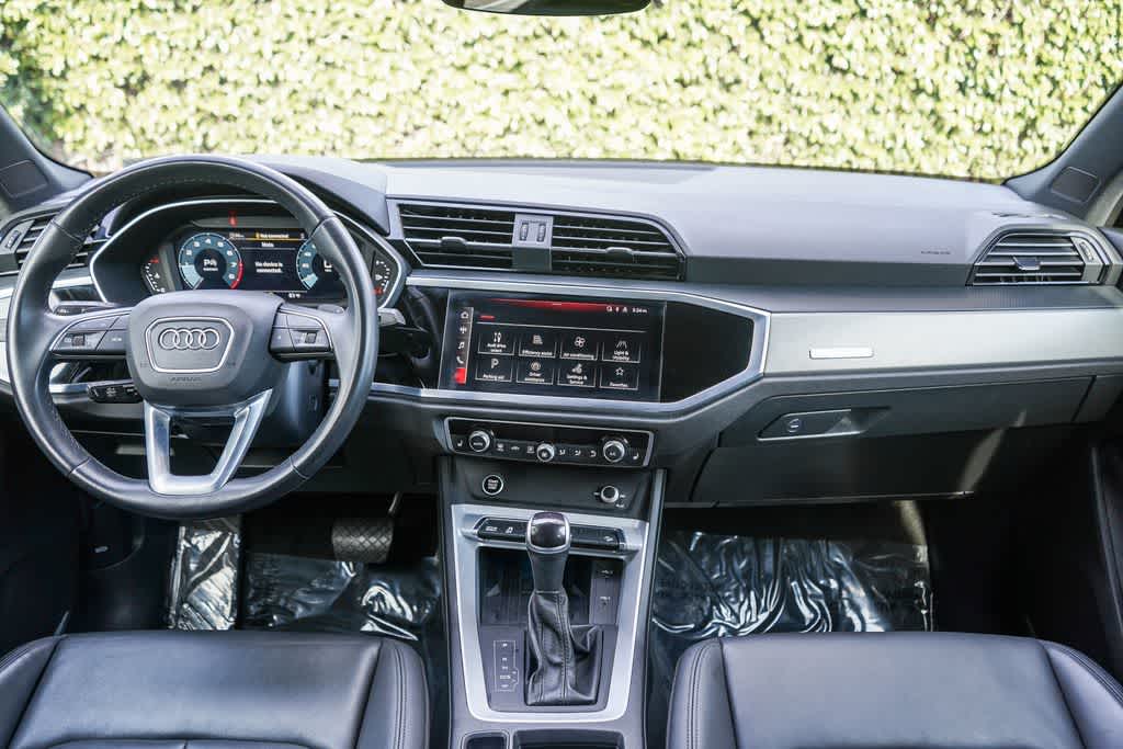 Thumbnail: 2023 Audi Q3 - 2