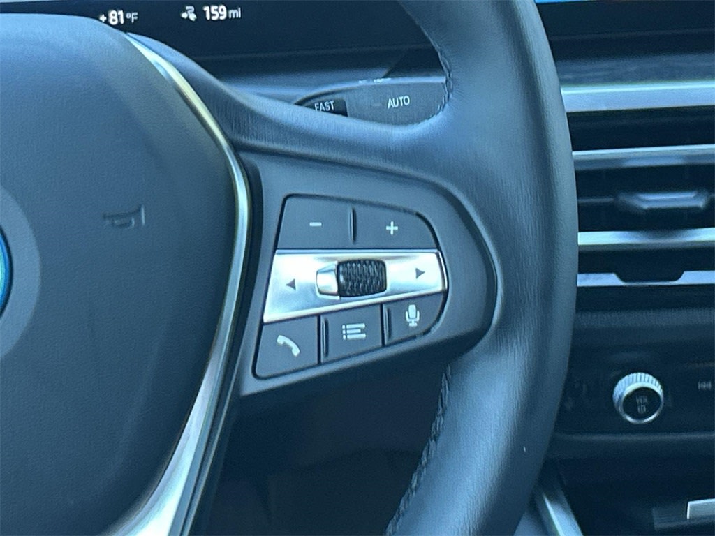 Thumbnail: 2023 BMW i4 - 33