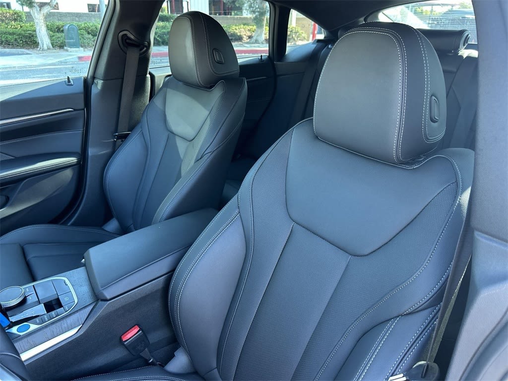 Thumbnail: 2023 BMW i4 - 11