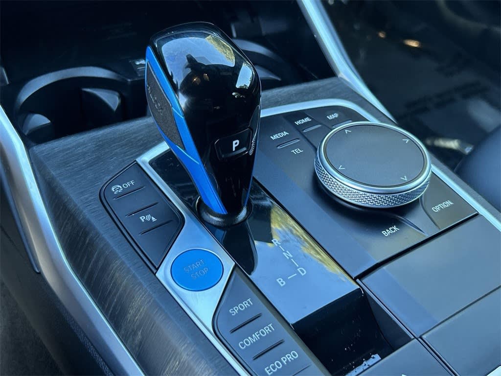 Thumbnail: 2023 BMW i4 - 15