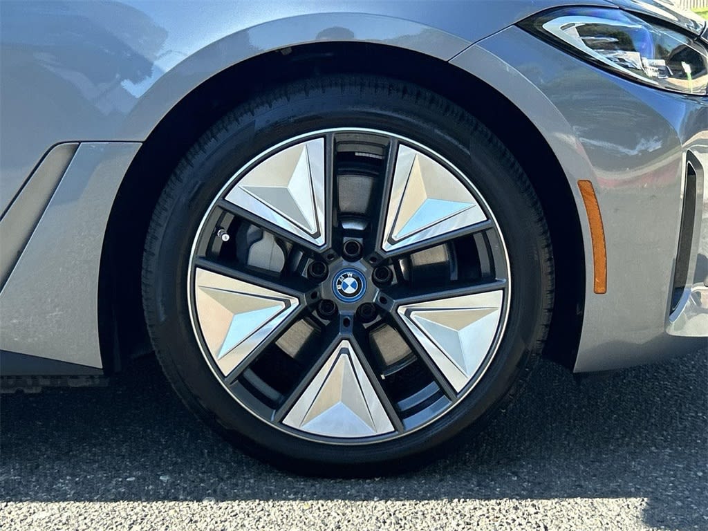 Thumbnail: 2023 BMW i4 - 8