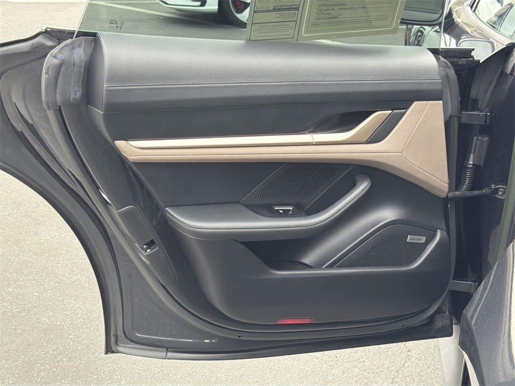 Thumbnail: 2022 Porsche Taycan - 33