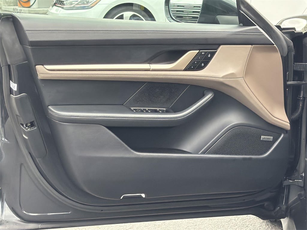 Thumbnail: 2022 Porsche Taycan - 30