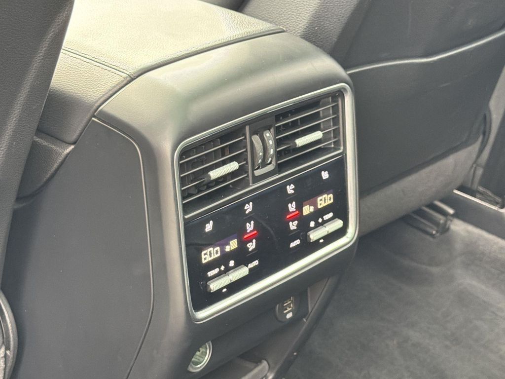 Thumbnail: 2019 Porsche Cayenne - 34