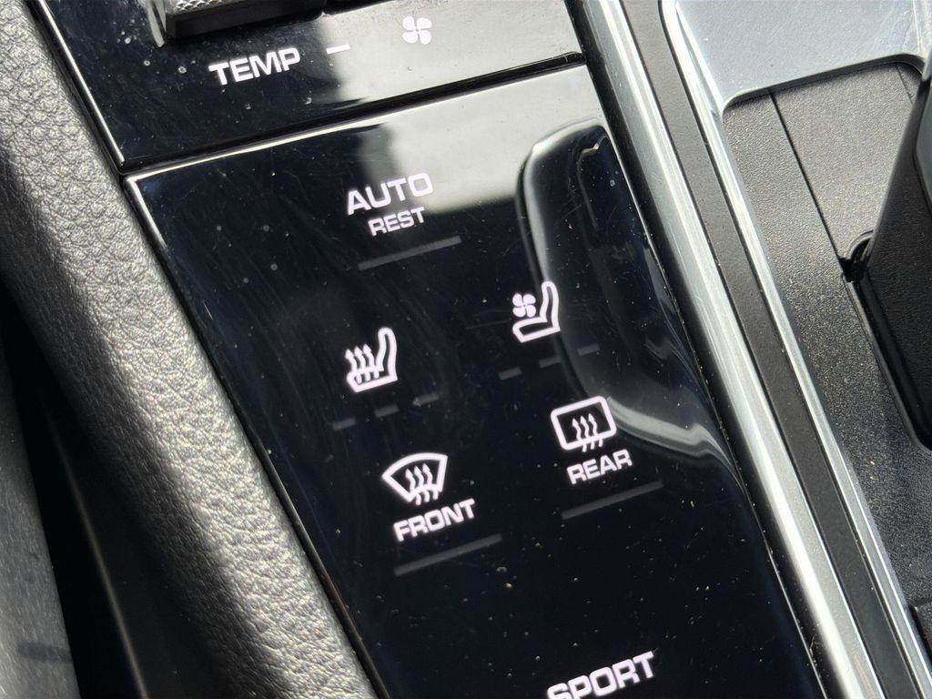 Thumbnail: 2019 Porsche Cayenne - 29