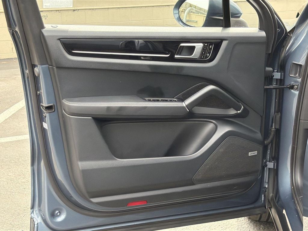 Thumbnail: 2019 Porsche Cayenne - 30