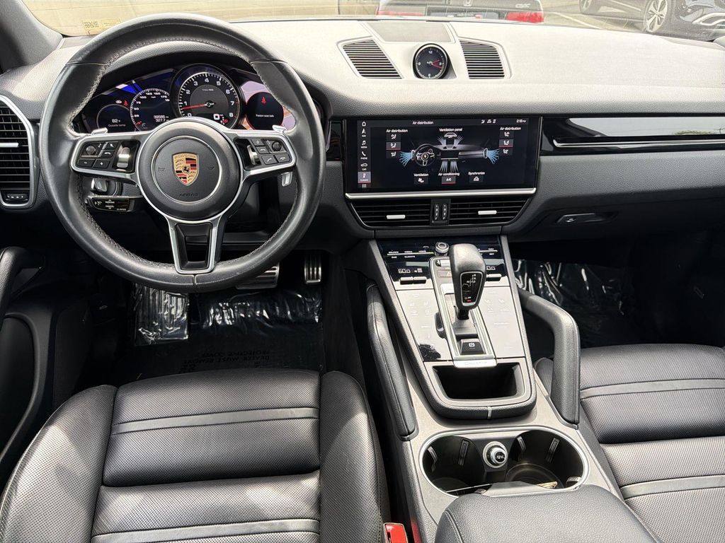 Thumbnail: 2019 Porsche Cayenne - 2