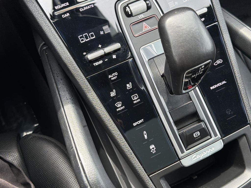 Thumbnail: 2019 Porsche Cayenne - 26