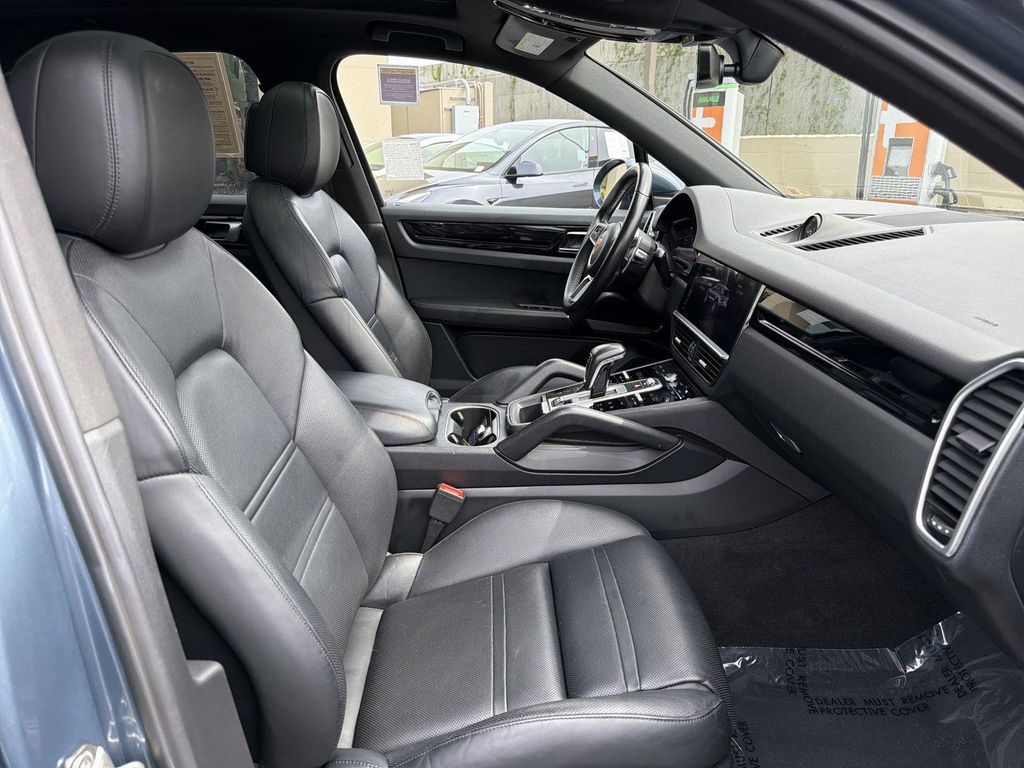 Thumbnail: 2019 Porsche Cayenne - 37