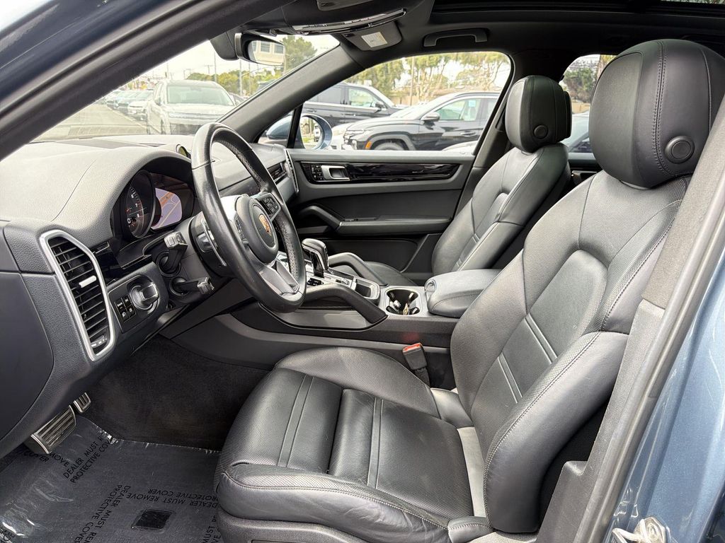 Thumbnail: 2019 Porsche Cayenne - 10